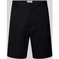 Gant Relaxed Fit Shorts mit Gürtelfalten in Black, Größe 31 von Gant