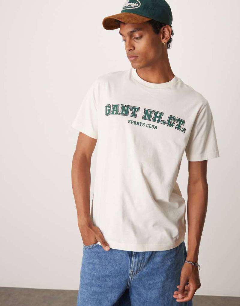 GANT - T-Shirt in Creme mit College-Logo-Weiß von Gant
