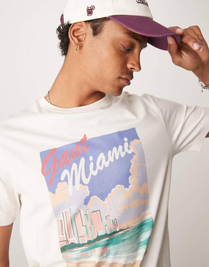 GANT - T-Shirt in Creme mit Print-Weiß von Gant