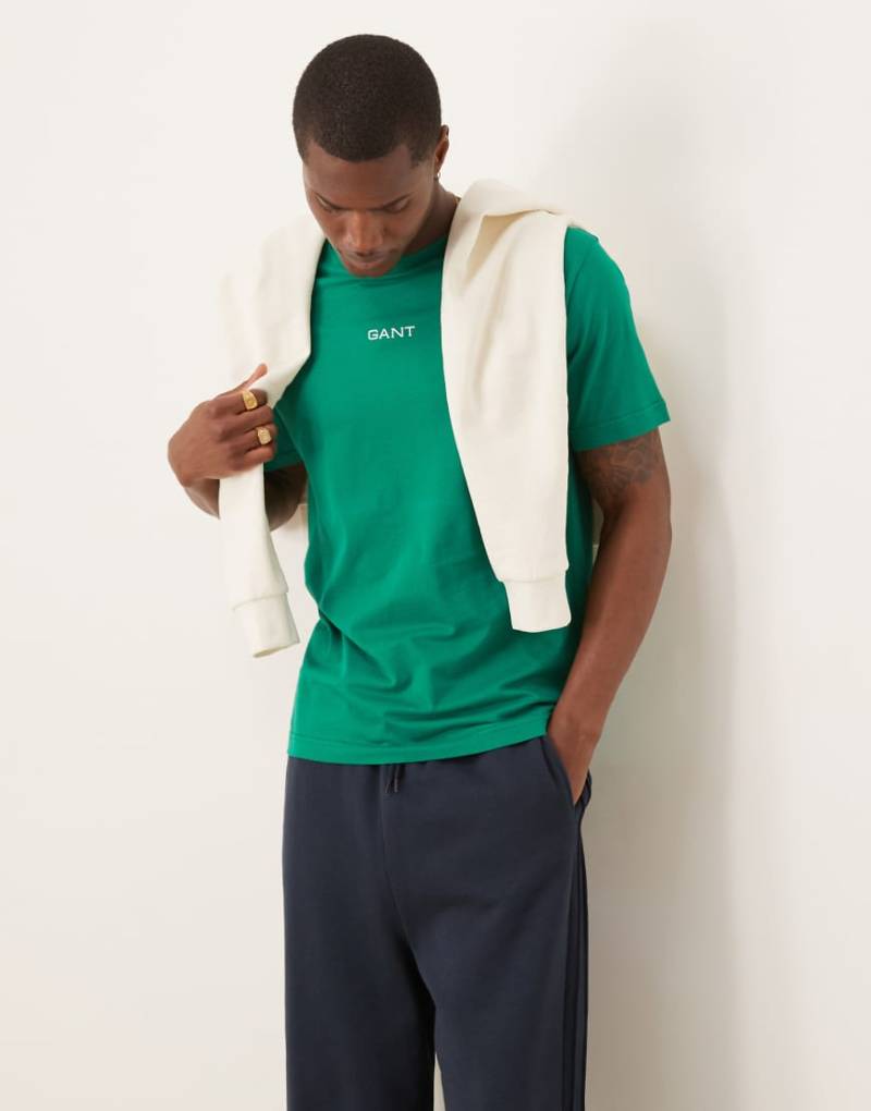 GANT - T-Shirt in Mittelgrün mit mittigem Logo von Gant
