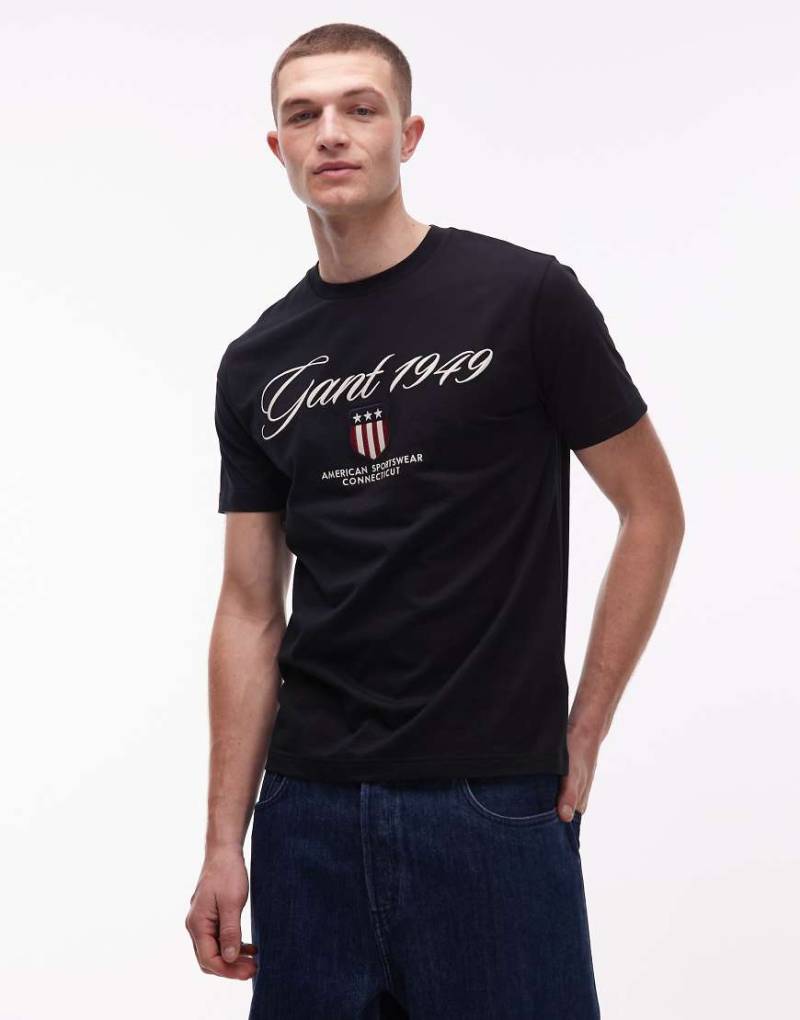 GANT - T-Shirt in Schwarz mit Logoschriftzug-Grafik im Brustbereich von Gant