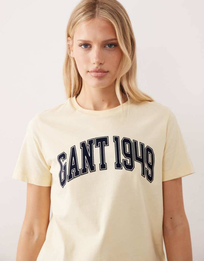 GANT - T-Shirt in Vanille mit College-Grafik-Gelb von Gant