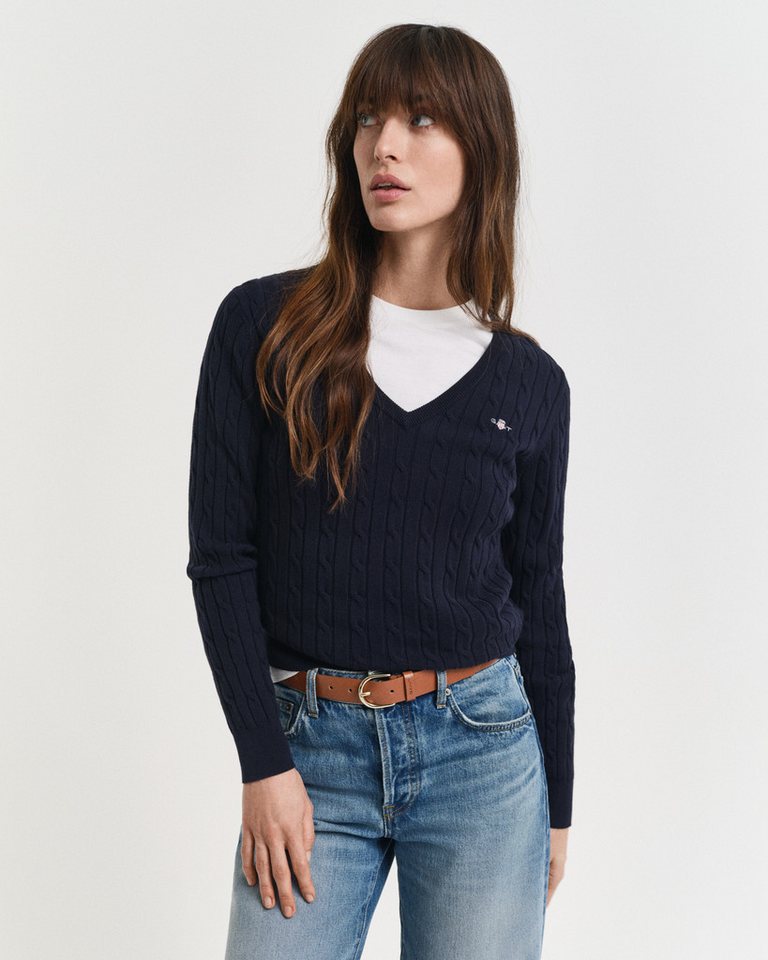 Gant Strickpullover STRETCH COTTON CABLE V-NECK mit Logostickerei auf der Brust von Gant