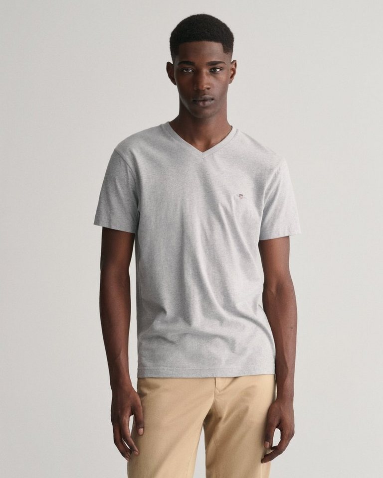 Gant T-Shirt SLIM SHIELD V-NECK T-SHIRT mit einer kleinen Logostickerei auf der Brust von Gant