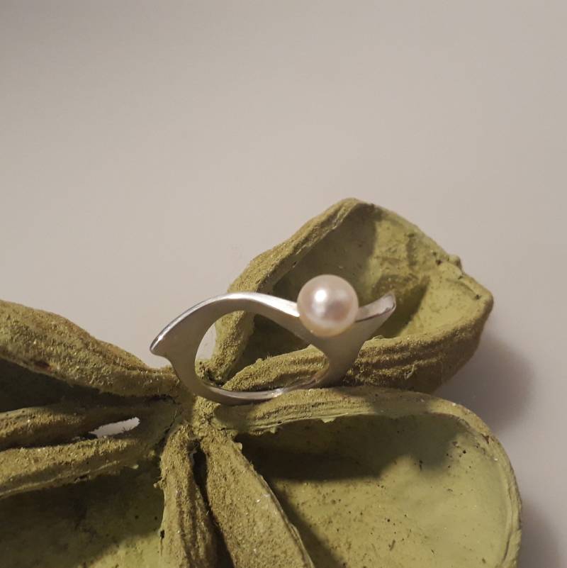 Ring in Silber Mit Perle von GanzSchoenFunkelnd