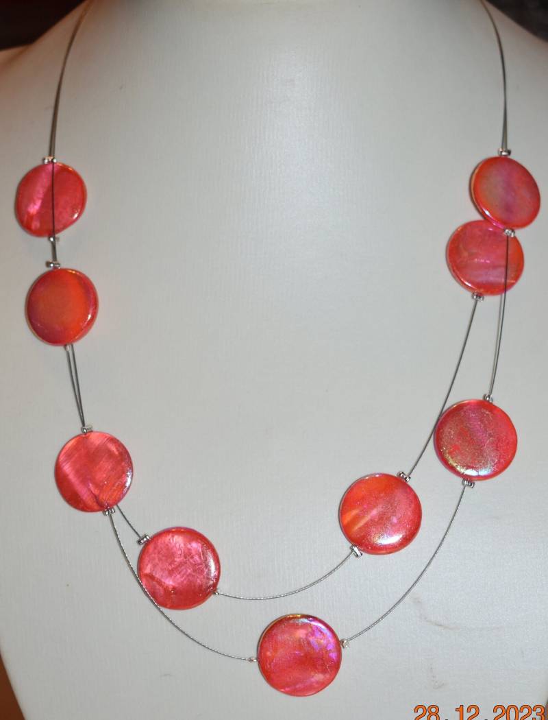 Halskette Collier Perlenkette Perlmuttscheiben Perlmutt Coin Rot von GaramondKreation