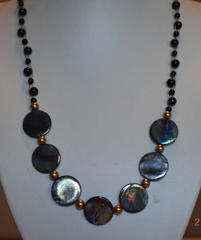 Kette Collier Schwarz Gold Perlmutt Glaswachsperlen 56cm Geschenk Frau Freundin Verlobte Mutter Braut Brautjungfer von GaramondKreation
