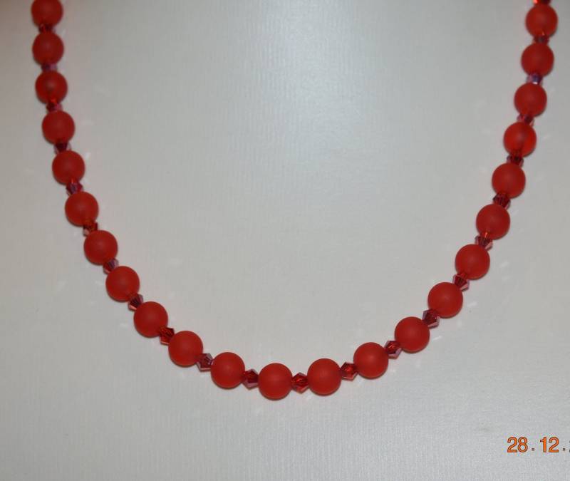 Kette Halskette Collier Perlenkette Rot Polaris-Effekt Kristall Matte Perlen Preciosa von GaramondKreation