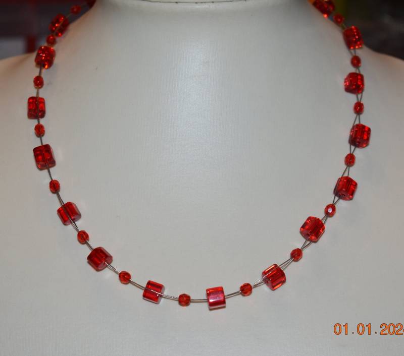 Kette Halskette Collier Würfelkette Cube Würfel Rot Geschenk Frau Freundin Verlobte Schwester Mama von GaramondKreation