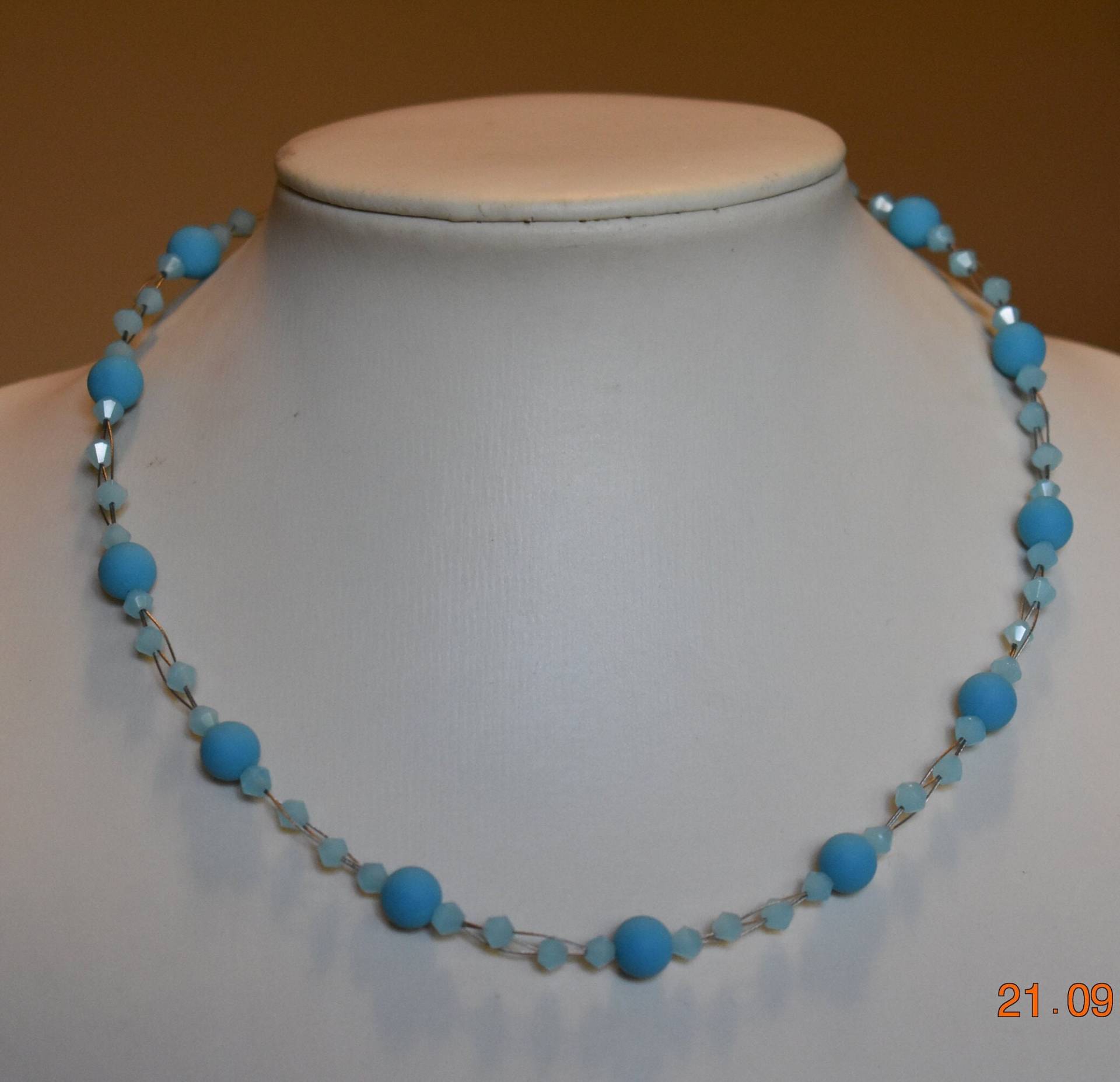 Kette Polaris-Effekt Glasperlen Matt Hellblau Preciosa Wie Swarovski 43cm Geschenk Frau Verlobte Freundin Braut von GaramondKreation