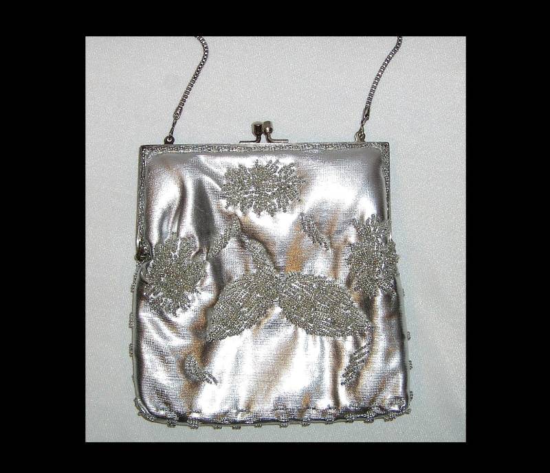 Vintage Perlentasche ~ 50Er 60Er Jahre Tasche Artel Made in Hong Kong Vintage Perlentasche ~ 50Er 60Er Jahre Tasche Artel Made in Hong Kong von Garbostreasures