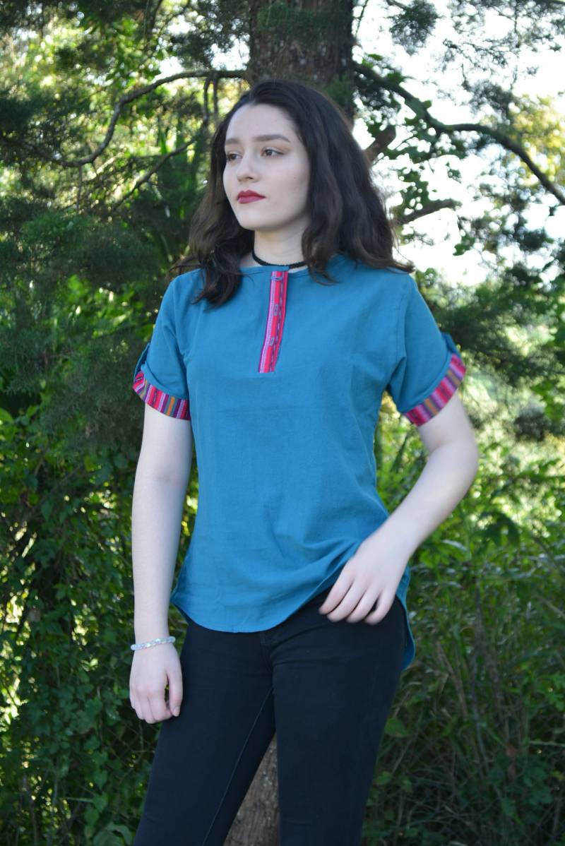 Ikatbesatz Baumwollbluse Kurzarmhemd Aus Guatemala Ikatbesatz Baumwollbluse Kurzarmhemd Aus Guatemala von GardarGallery