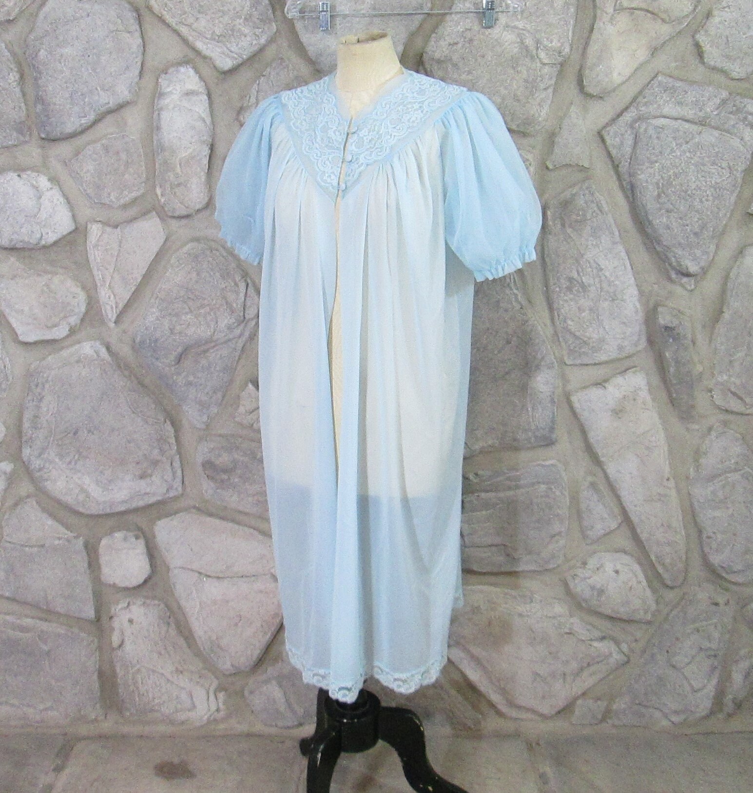 Vintage Vanity Fair 1960 Baby Blau Negligee Robe Vintage Vanity Fair 1960 Baby Blau Negligee Robe von GardenSpring