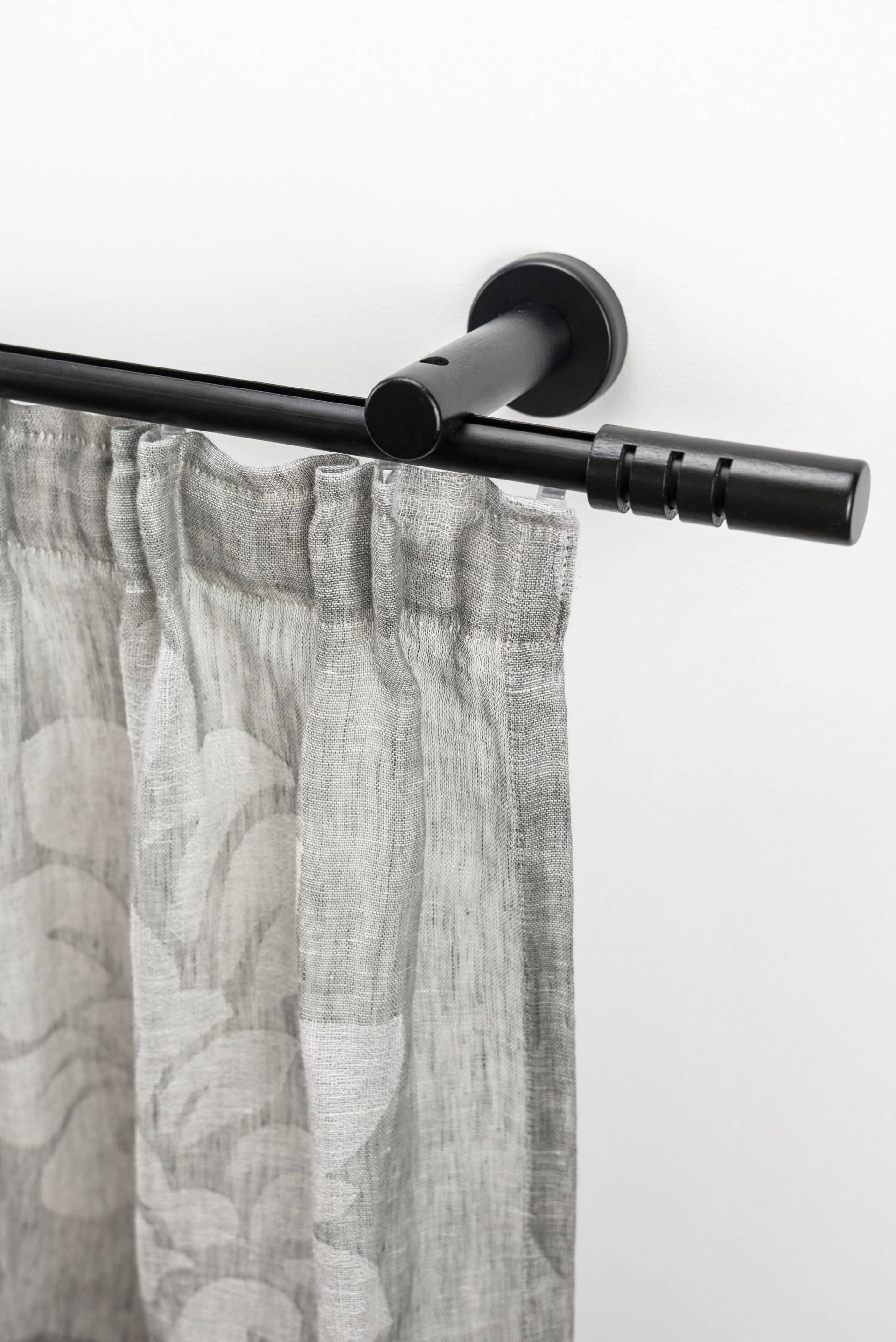 GARESA Gardinenstange "PEMPIA", 1 läufig-läufig, Wunschmaßlänge, Vorhanggarnitur, verlängerbar, Knopf m.Ausschnitte, mit Ringe GARESA Gardinenstange "PEMPIA", 1 läufig-läufig, Wunschmaßlänge, Vorhanggarnitur, verlängerbar, Knopf m.Ausschnitte, mit Ringe von Garesa