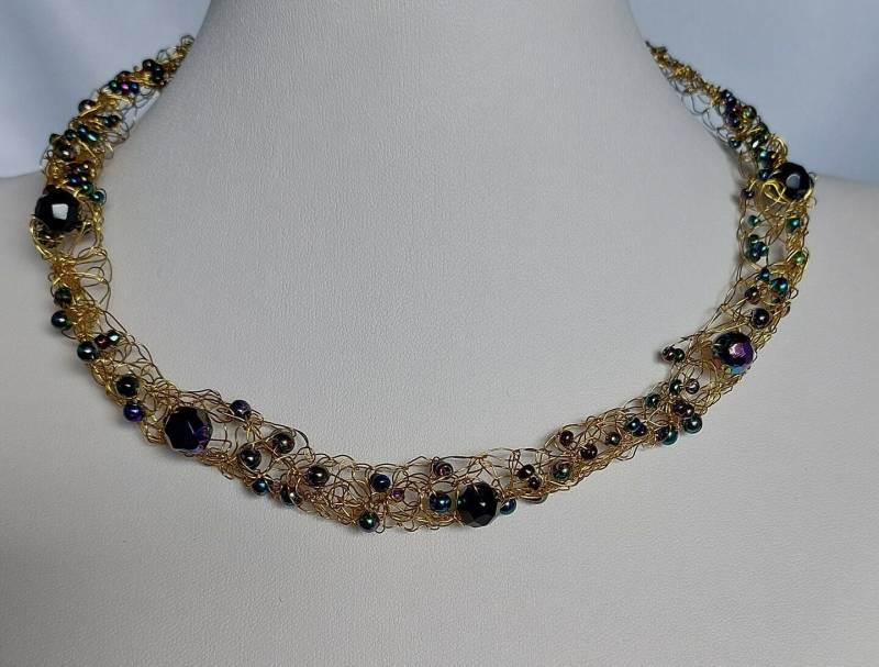 Golddrahtcollier Gehäkelt Mit Glasperlen von Garfunkelstein