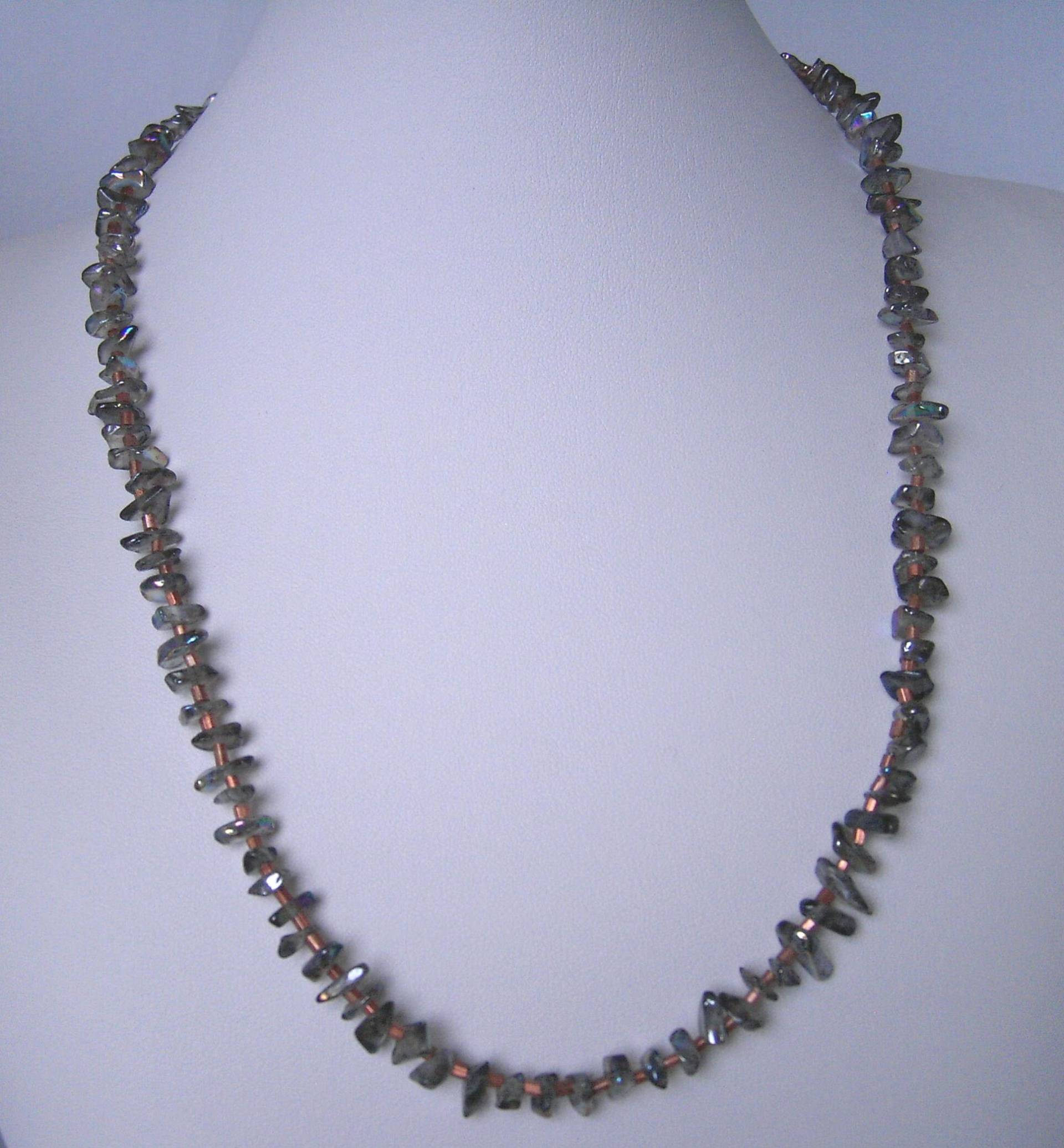 Mittellange Glasperlenkette in Kupfer Und Kristall Mittellange Glasperlenkette in Kupfer Und Kristall von Garfunkelstein