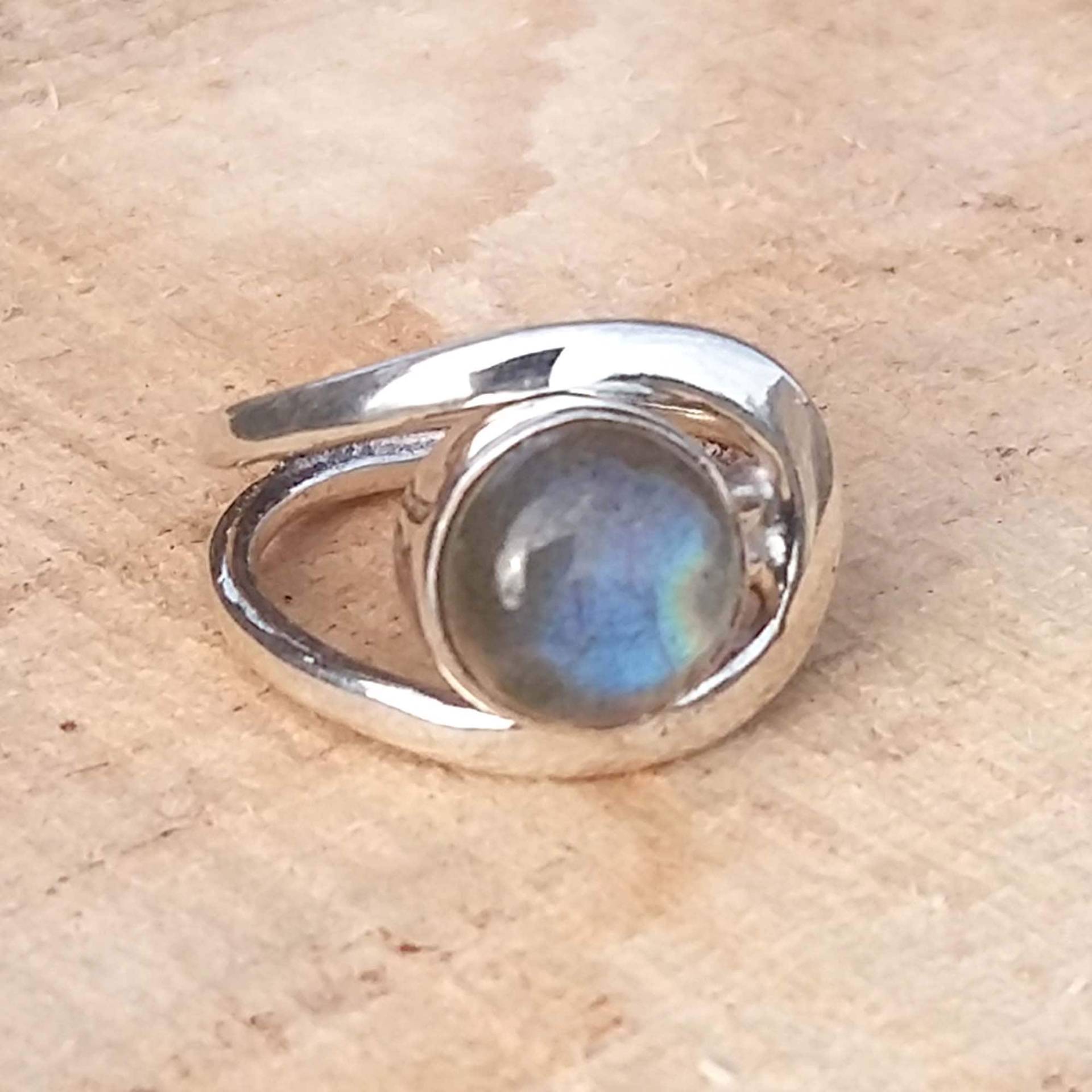 Blue Fire Labradorit Sterling Silber Ring Runder Cabochon Edelstein von GargigemsStudio