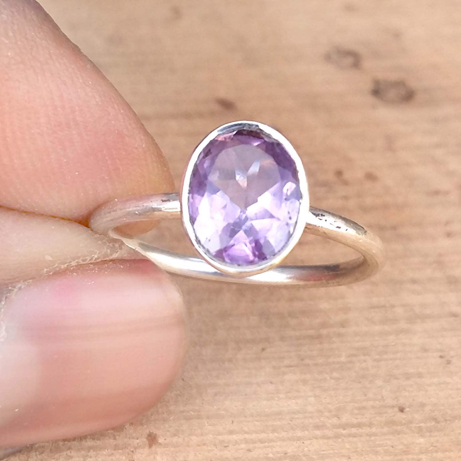 Ovaler Amethyst Ring 925 Sterling Silber, Handgefertigter Designer Ring von GargigemsStudio