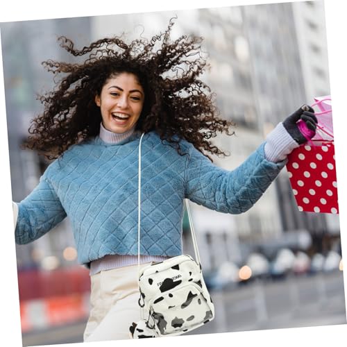 Garneck Stylische Cow Pattern Canvas Umhängetasche Damen mit Niedlichem Anhänger Langlebig und Vielseitig für Shopping Reisen Alltag Verstellbarer Riemen Tierisches Design Zufällige Farbe von Garneck