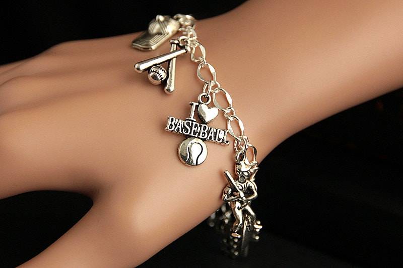 Baseball Armband. Bettelarmband. Baseball-Liebhaber-Armband. Silberarmband. Schmuck. Handmade von GatheringCharms