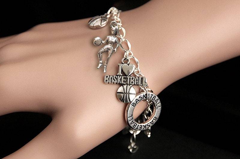 Basketball Armband. Basketball-Bettelarmband. Basketball-Liebhaber-Armband. Silberarmband. Schmuck. Handmade von GatheringCharms