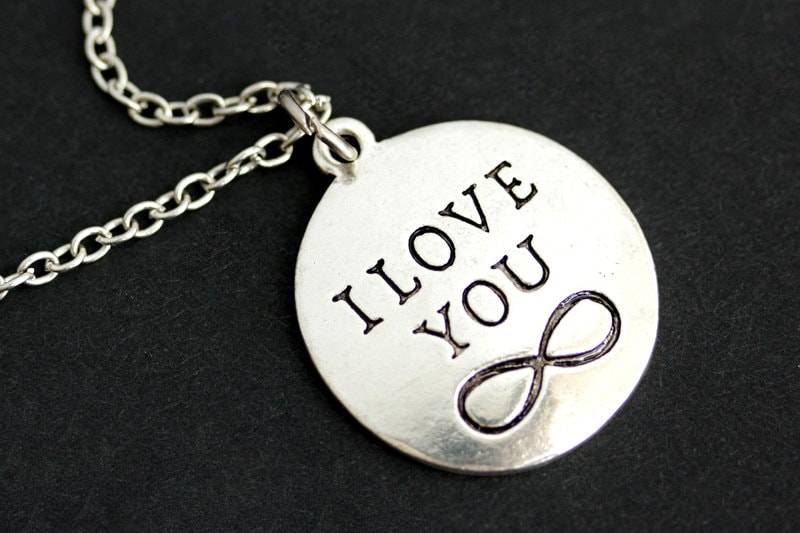 Ich Liebe Dich Halskette. Infinity Charm Liebe Silber Handgemachte von GatheringCharms