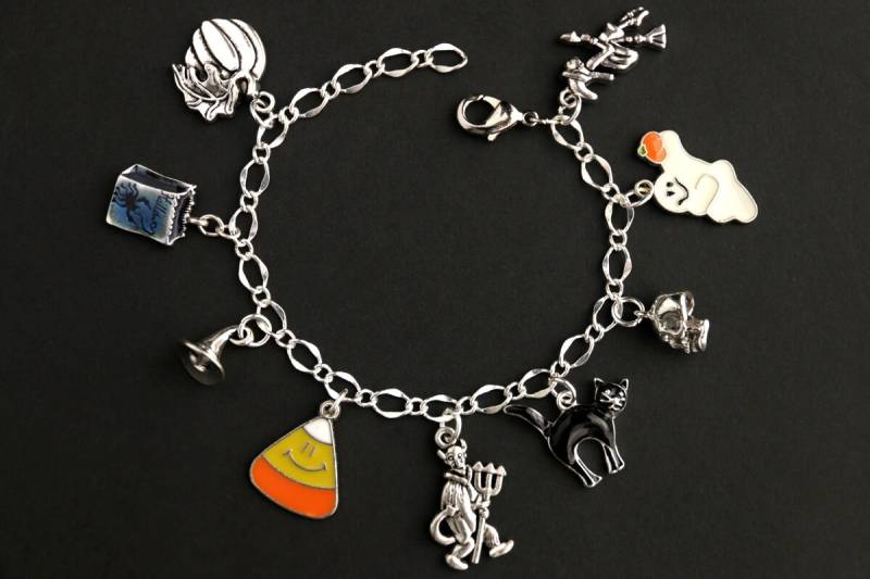 Süßes Oder Saures Halloween Nacht Armband. Emailliertes Silber Bettelarmband. Herbst Schmuck von GatheringCharms