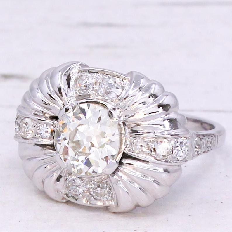 Art Deco 1.98 Karat Altschliff Diamant Ring, Circa 1940 von GatsbyJewels