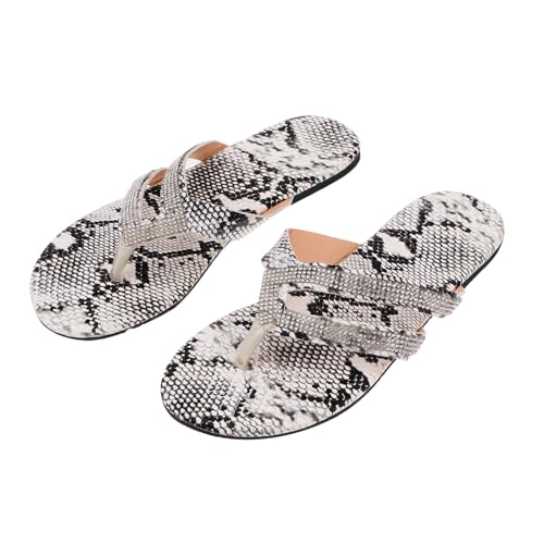 Gatuida Bequeme Damen Flip Flops mit Flachem Absatz Rutschfest Modische Sommerschlappen mit Schlangenmuster Leichte Outdoor Sandalen für Sommer Freizeit und Strand Gatuida Bequeme Damen Flip Flops mit Flachem Absatz Rutschfest Modische Sommerschlappen mit Schlangenmuster Leichte Outdoor Sandalen für Sommer Freizeit und Strand von Gatuida