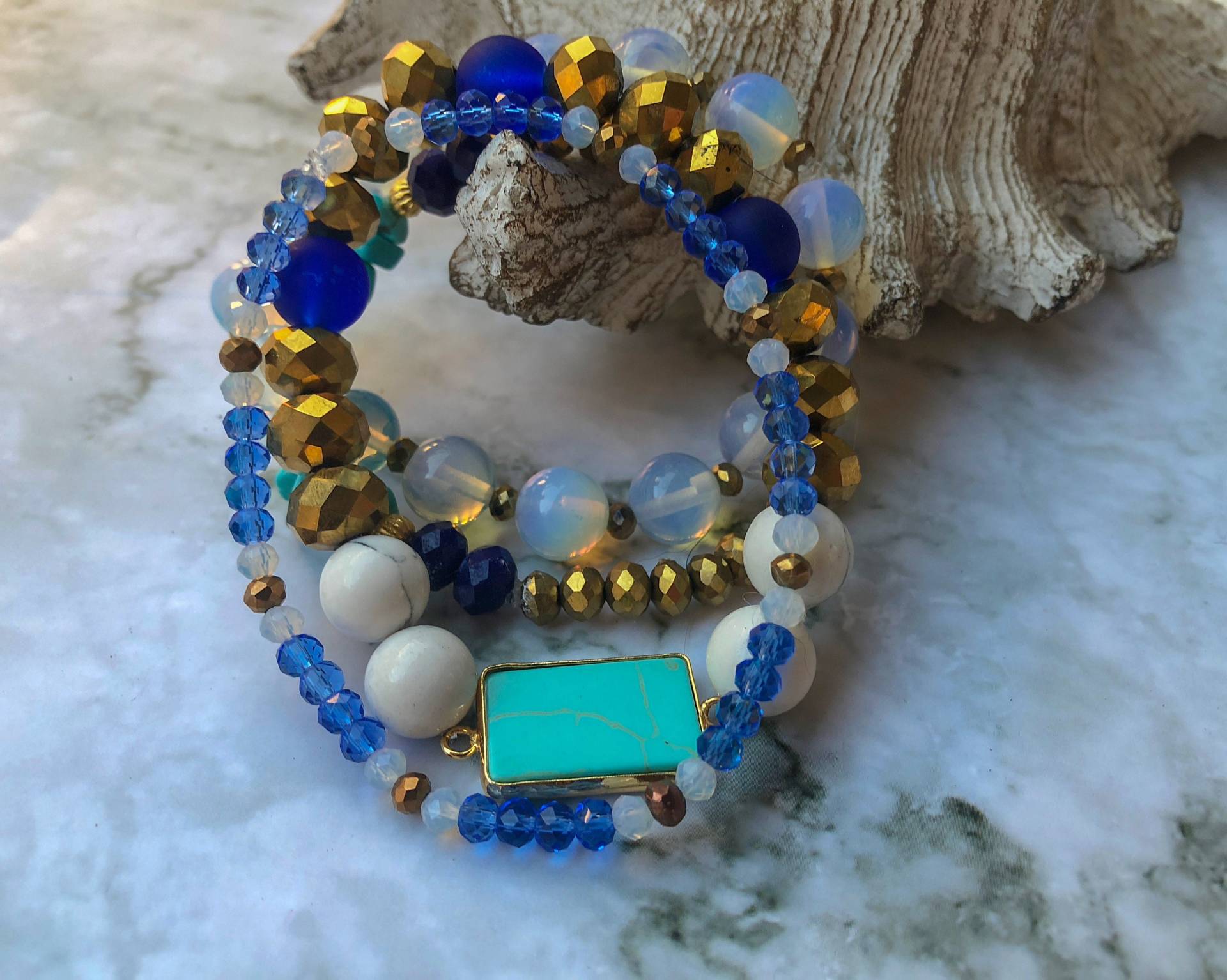 Blau Und Gold Frauen Perlen Armband Stapel, Stapelbare Set von GaudiDazzles