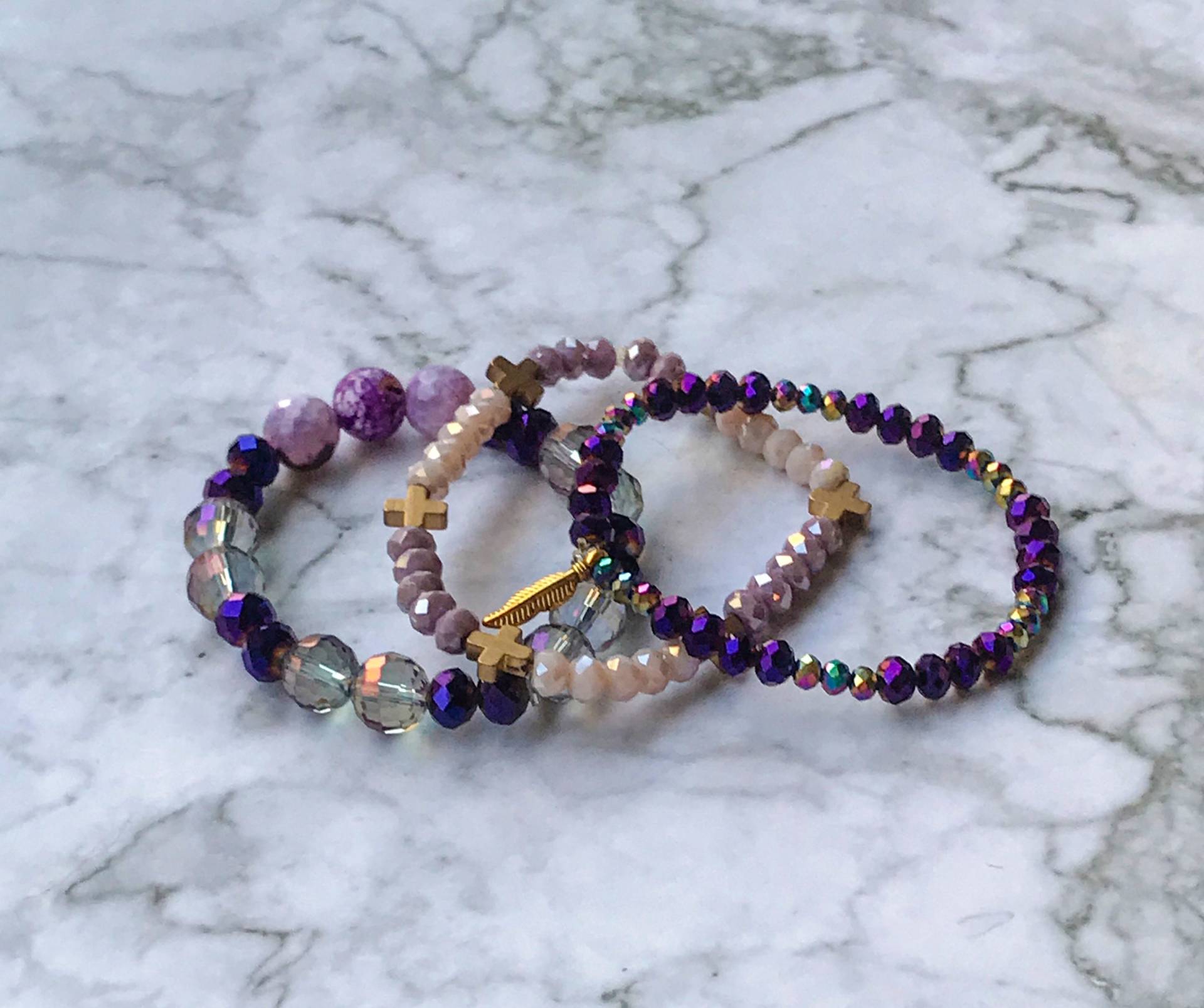 Lila Edelstein Und Kristall Perlen Armband Stapel Für Frauen von GaudiDazzles