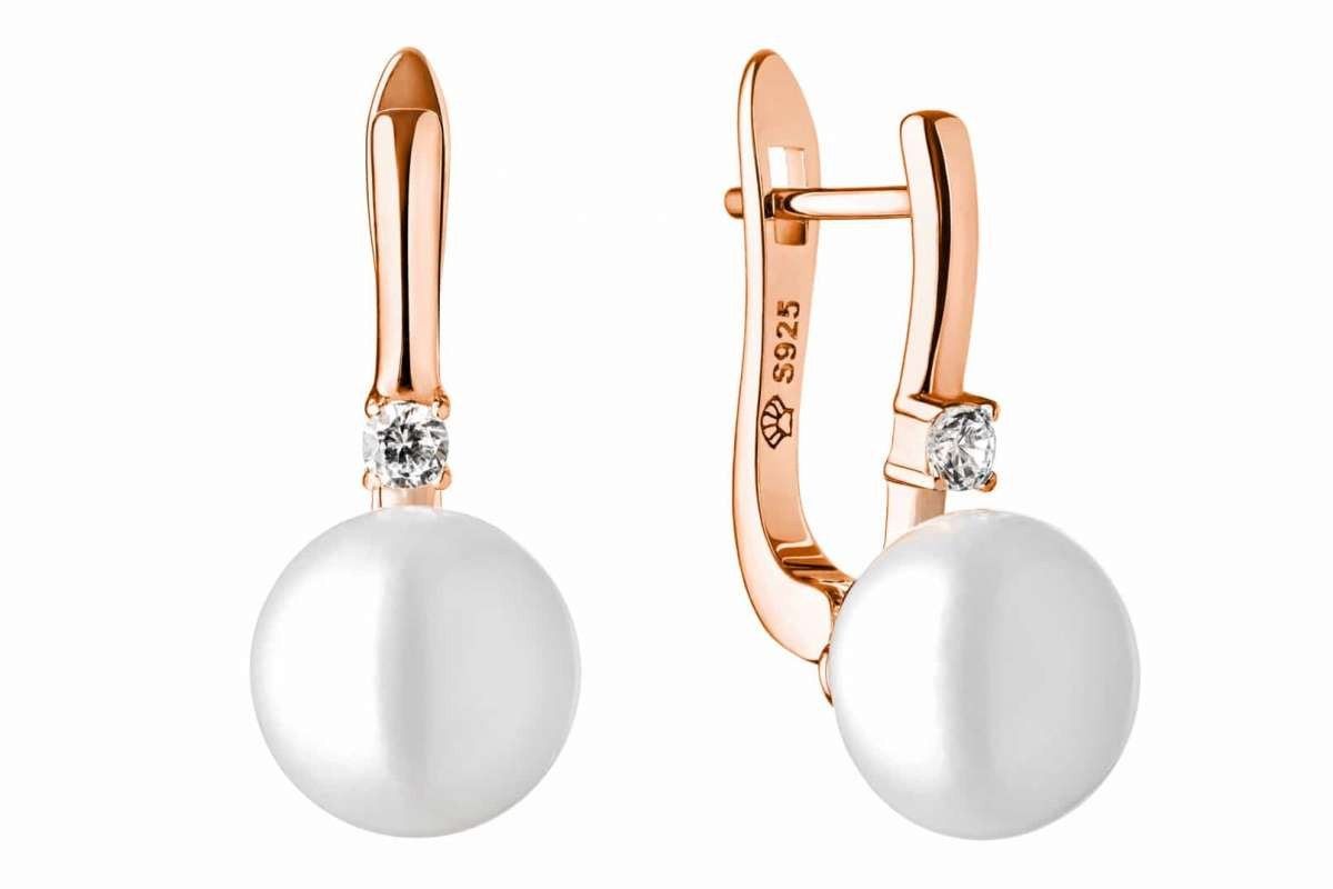 Gaura Pearls Perlenohrringe Elegant weiß rund 10-11 mm, echte Süßwasserzuchtperle, Roségold 585 plattiert (1 Mik) von Gaura Pearls