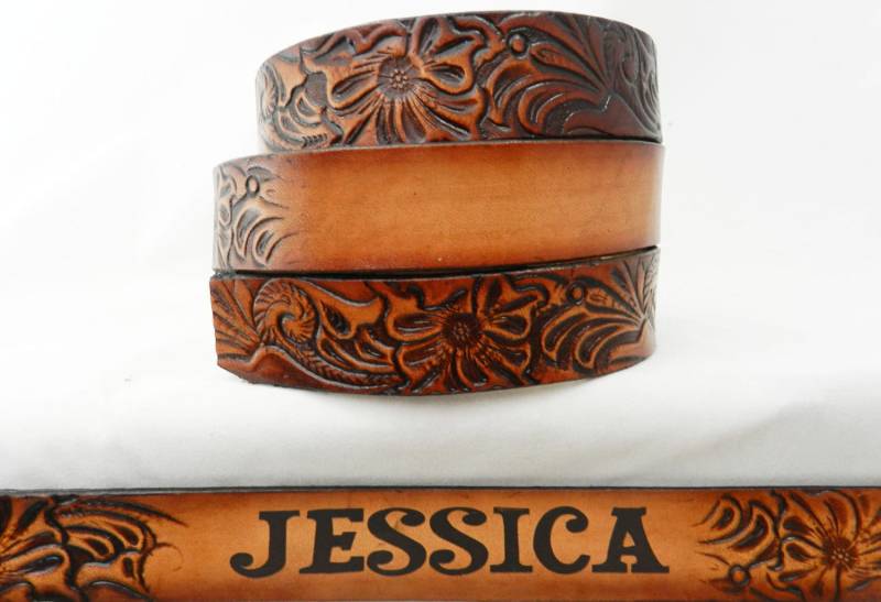 Name Gürtel, Western Carved Floral Passt Für Erwachsene Nbt927 von GavereLeather
