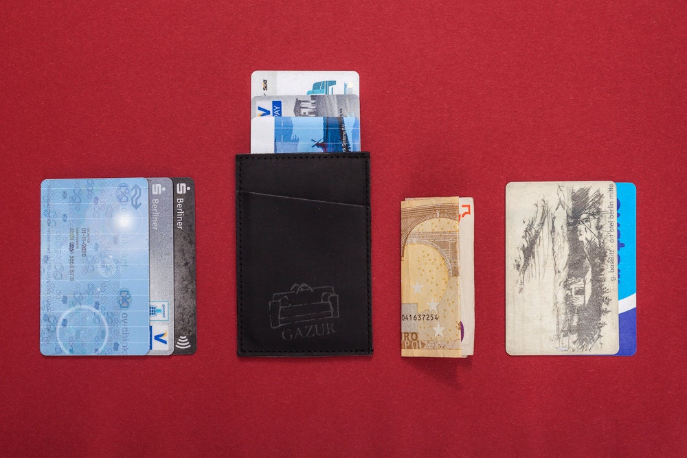 Schmales Leder Portemonnaie, Graviertes Kreditkartenhalter, Schwarz von Gazur