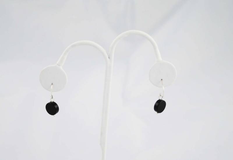 Onyx Dis Fisch Haken Ohrringe von GeanaMarieCreations