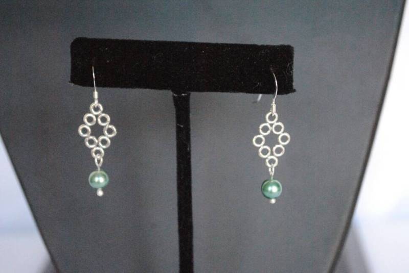 sterling Silber Mit Einem Grünen Glas Perle Baumeln von GeanaMarieCreations