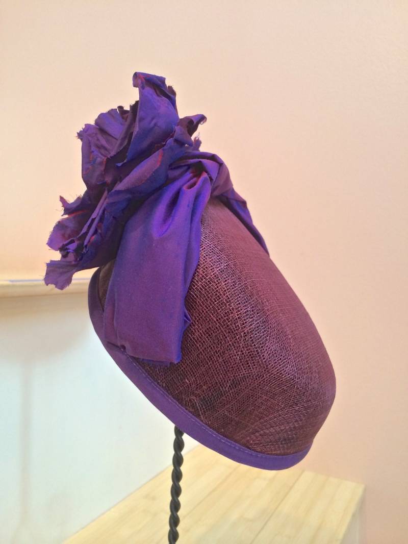 strahlende Orchidee Sinamay Pillbox Hut, Lila Blume, Kirche Mutter Der Braut Oder Derby Rasse Hut-Abend Cocktail Hut-Lila Sommer Hut von GeauxChapeauxHats