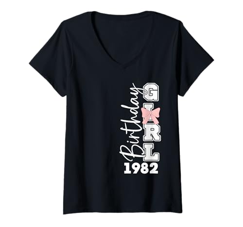 Damen Jahrgang 1982 Geburtstag Design Frauen geboren 1982 T-Shirt mit V-Ausschnitt Damen Jahrgang 1982 Geburtstag Design Frauen geboren 1982 T-Shirt mit V-Ausschnitt von GebGesch 1982 Geburtstag Geschenke