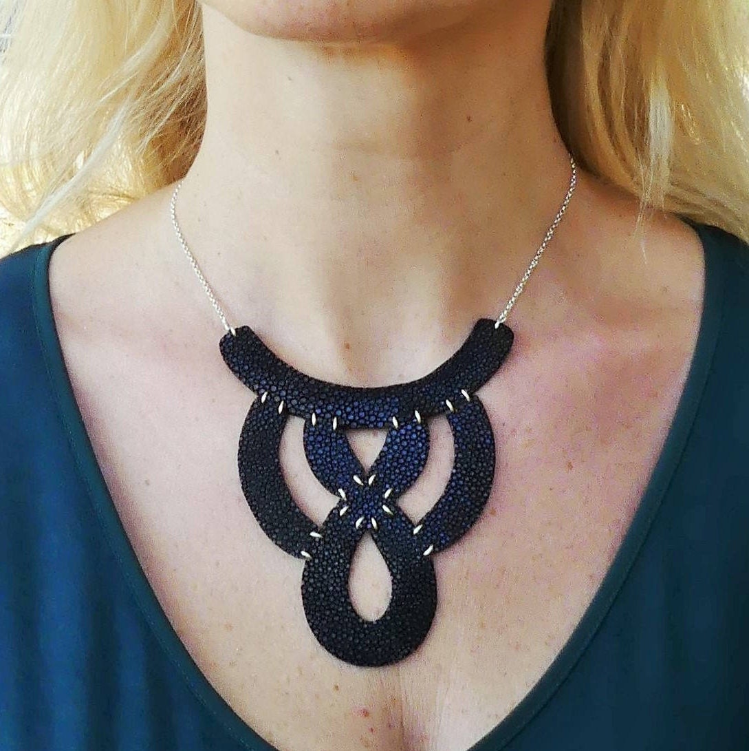 Necklace Collier Genuine Stingray Leather, Rochenleder Necklace Collier Genuine Stingray Leather, Rochenleder von GebertsShop