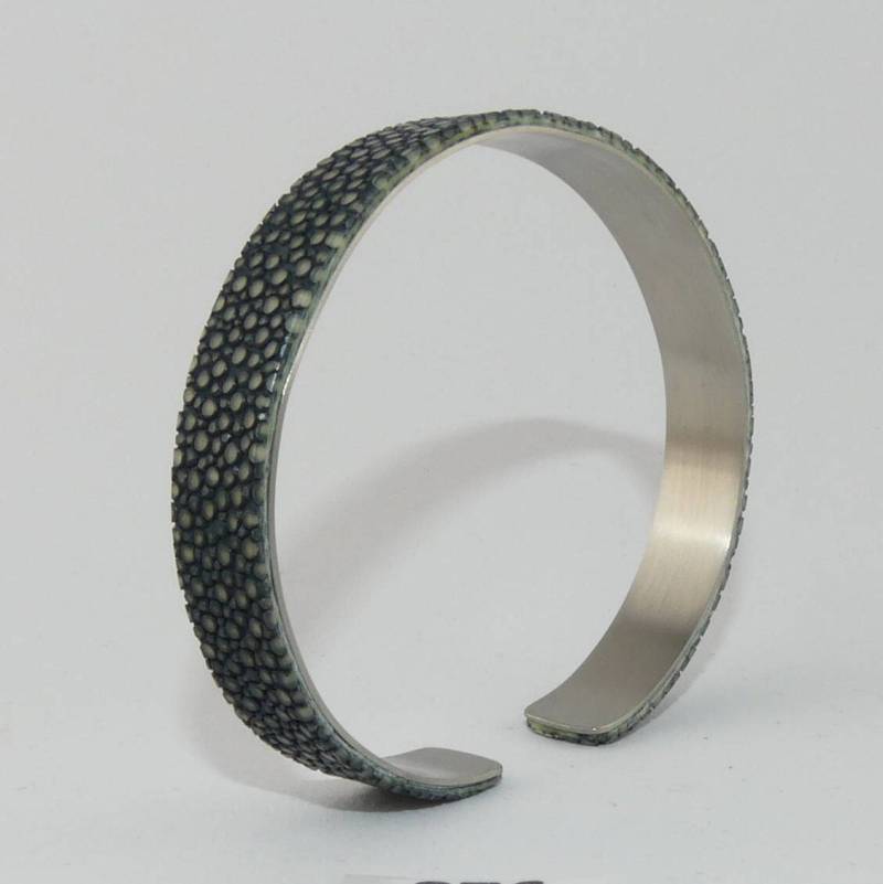 Genuine Stingray Leather Bracelet Stainless Steel Genuine Stingray Leather Bracelet Stainless Steel von GebertsShop