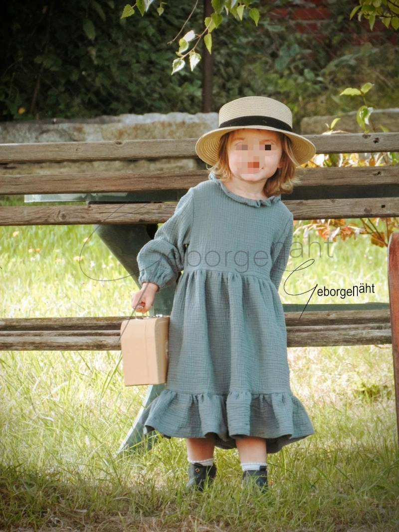 Kleid Aus Musselin Mit Rüschen Im Vintage Stil Verträumt Sommerkleid Mädchen Retro Musselinkleid Kinderkleid Hippie Boho Weste Set Handmade von Geborgenaeht