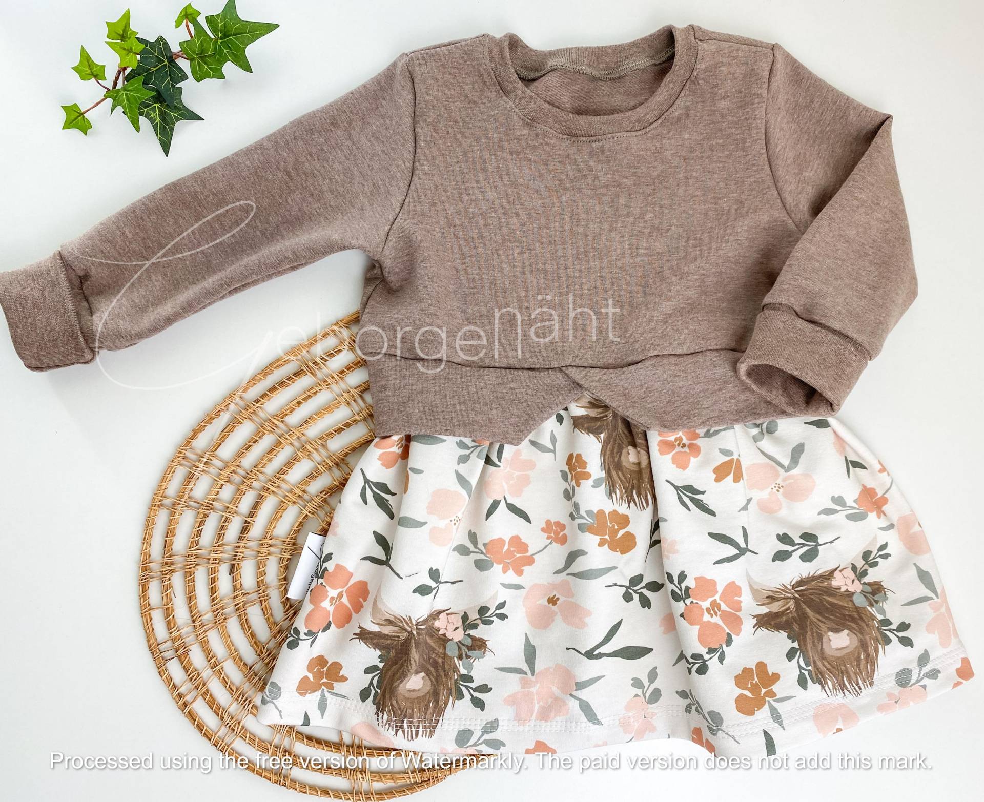 Kuh Pullover Oder Kleid Mädchen Highland Cow Blume Lagenlook Kinderkleid Geschwister Sweatshirt Girly Handmade Langarmshirt Kind Rock Unikat Kuh Pullover Oder Kleid Mädchen Highland Cow Blume Lagenlook Kinderkleid Geschwister Sweatshirt Girly Handmade Langarmshirt Kind Rock Unikat von Geborgenaeht