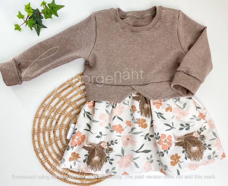 Kuh Pullover Oder Kleid Mädchen Highland Cow Blume Lagenlook Kinderkleid Geschwister Sweatshirt Girly Handmade Langarmshirt Kind Rock Unikat von Geborgenaeht