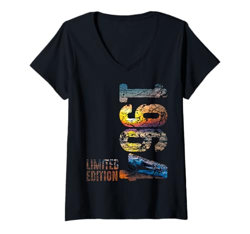 Damen 61. Geburtstag Mann Frau 61 Jahre 1964 Deko Lustig Geschenk T-Shirt mit V-Ausschnitt von T-Shirt 61. Geburtstag Herren Damen 61 Jahre Deko