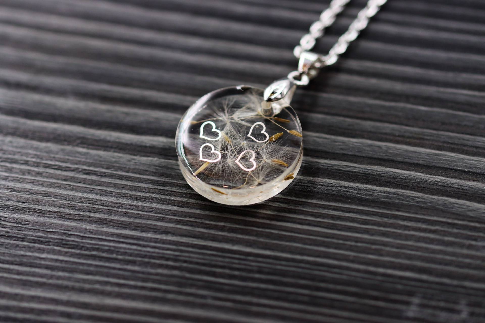 Anhänger "Herzen Pusteblume" Einzigartiger, Ausdrucksvoller Harz Schmuck Halskette Kette von Gedankenwunder