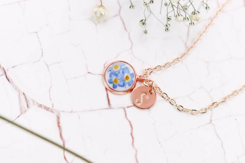 Anhänger "Vergissmeinnicht" Einzigartiger, Personalisierter Harz Schmuck Roségold Hintergrund Weiß Anhänger "Vergissmeinnicht" Einzigartiger, Personalisierter Harz Schmuck Roségold Hintergrund Weiß von Gedankenwunder