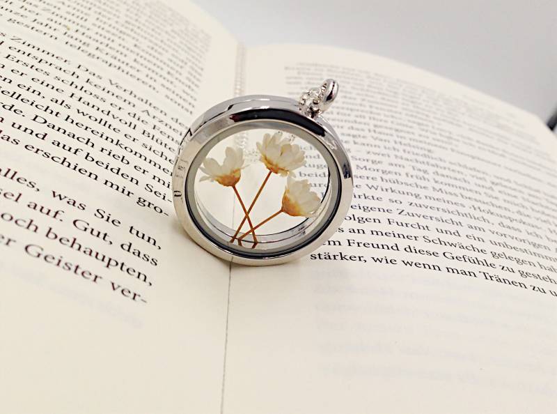 Medaillon "Daisy Trio" Mit Daisy Blumen Silber von Gedankenwunder