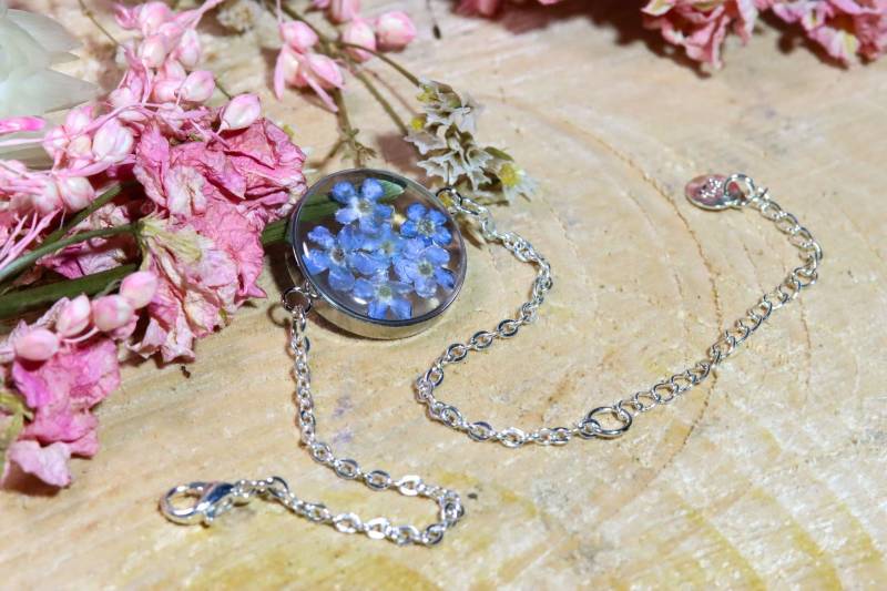 Rundes Armband "Vergissmeinnicht" Anhänger Harz von Gedankenwunder