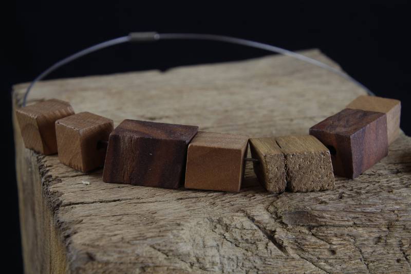 Halskette Holzanhänger | Handgefertigter Holzschmuck Geschenkidee Frau Naturschmuck Holz Unikat Geburtstagsgeschenk Halskette Holzanhänger | Handgefertigter Holzschmuck Geschenkidee Frau Naturschmuck Holz Unikat Geburtstagsgeschenk von Geduldspielmann
