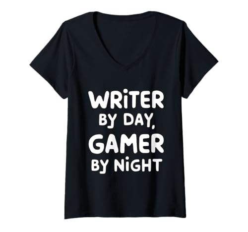 Damen Writer by Day Gamer by Night T-Shirt mit V-Ausschnitt Damen Writer by Day Gamer by Night T-Shirt mit V-Ausschnitt von Geek Mode Activated Threads